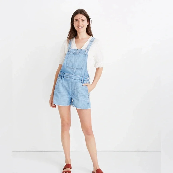 Madewell Denim - MADEWELL Adirondack Short Overalls in Phillips Wash SIZE Large
